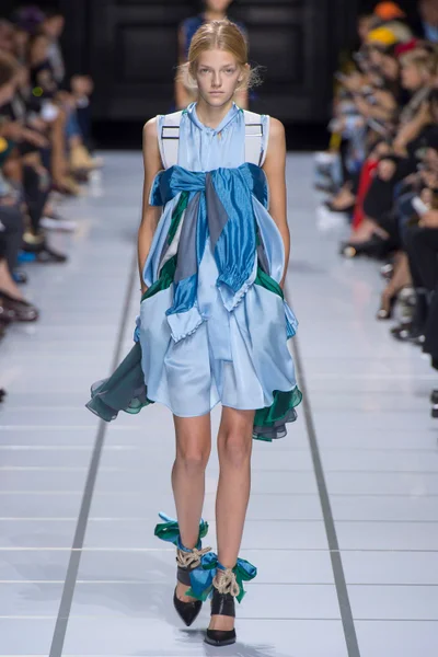 Look 2